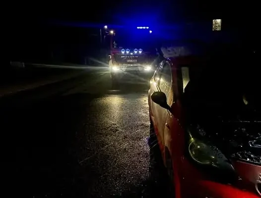 Pożar samochodu na ul. Wyszyńskiego w Lipnie – akcja strażaków