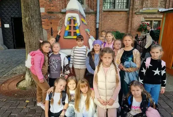 Uczniowie z Kikoła na teatralnej wyprawie do Torunia