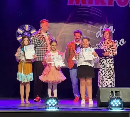 Sukces młodych wokalistek z Lipna na IX Ogólnopolskim Festiwalu „Mikrofon dla każdego” w Wolsztynie